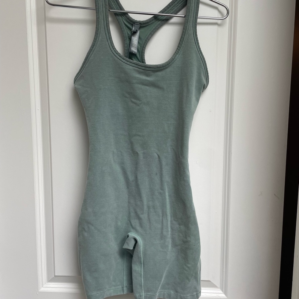 Skims Outdoor Basics Mid Thigh Bodysuit Size S